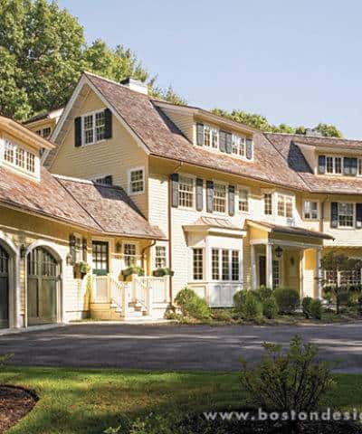 Homes_With_Green_Exterior_Details